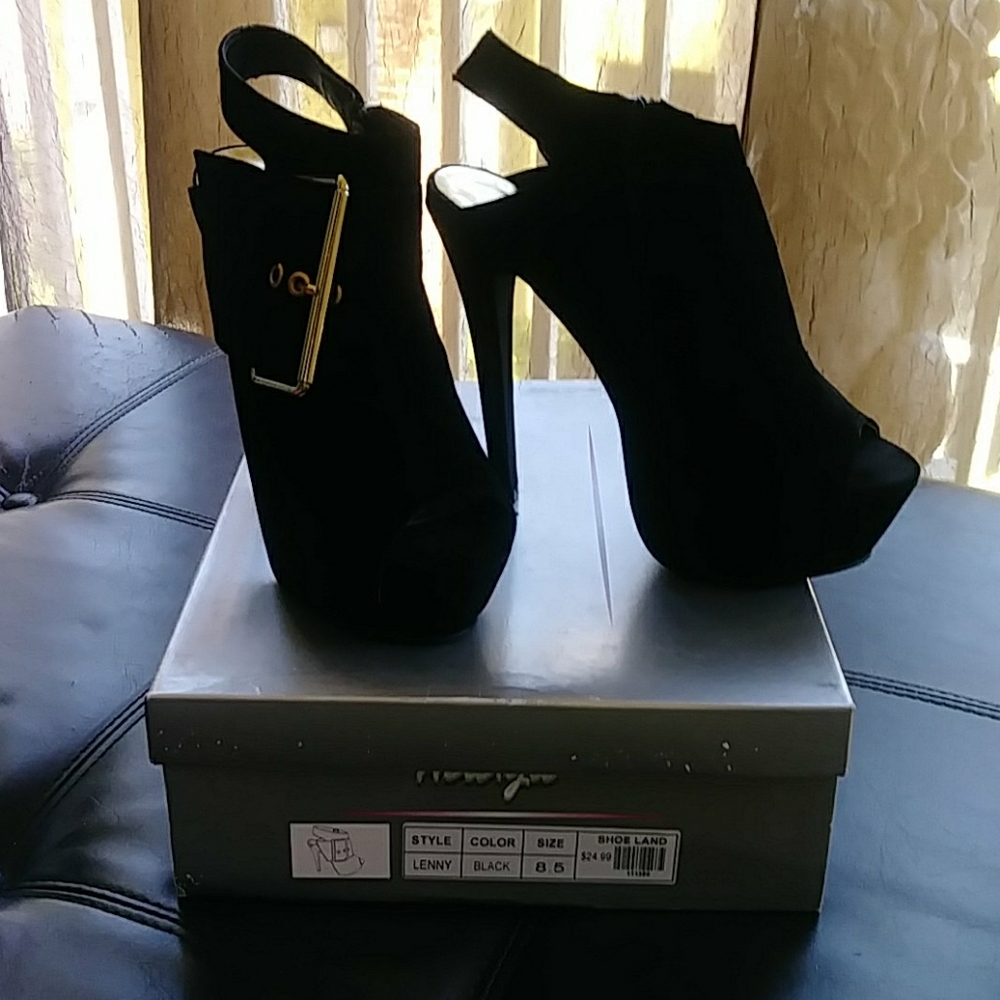 Dress shoes